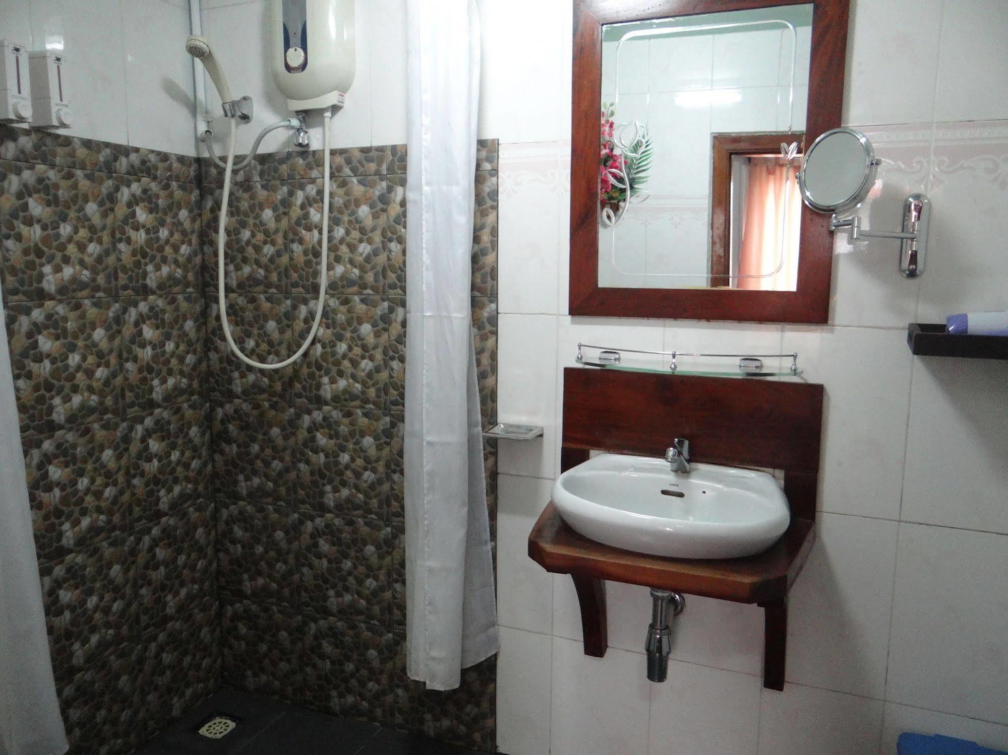 פנום פן Alibi Guesthouse מראה חיצוני תמונה